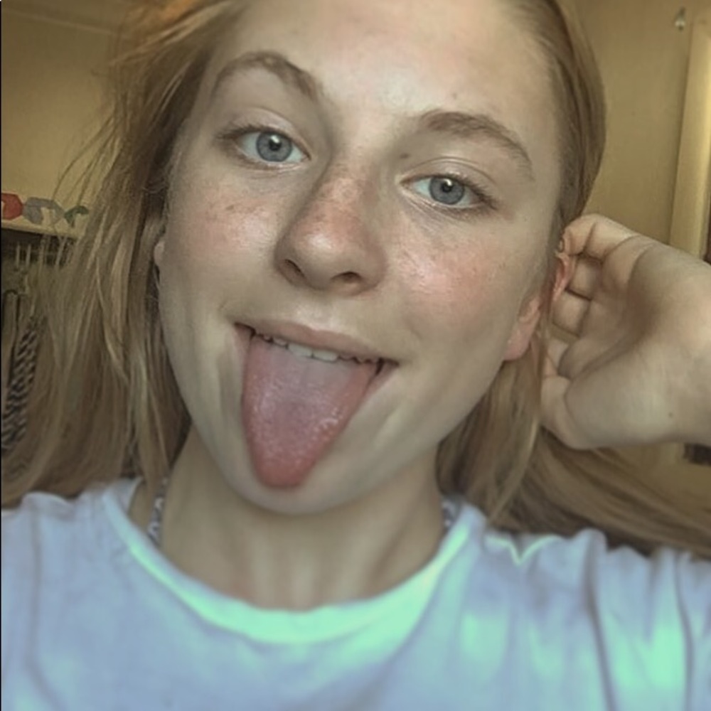 Meet your Posher, Taya